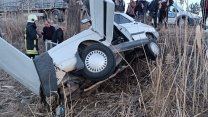 Konya'da otomobil ağaca çarptı: 3 ölü, 2 yaralı 