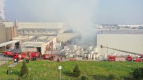 Manisa'da fabrika yangını: 1 saatte söndürüldü!