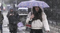 Ankara'da kar sürprizi: Yağış devam ediyor