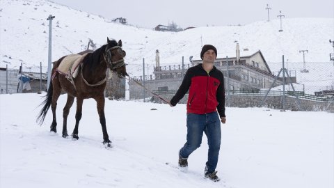 Burası Ankara: Yüksek kesimlerde kar etkili oldu