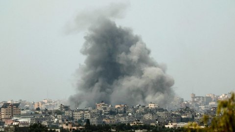 İsrail, Suriye sınırındaki Hermel kenti yakınlarına hava saldırısında bulundu