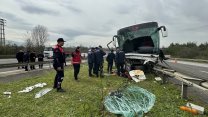 Düzce'de yolcu otobüsü refüje çıktı: Şans eseri ölen olmadı