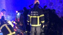 Bingöl'de istinat duvarına çarpan otomobil 2 kişiye mezar oldu