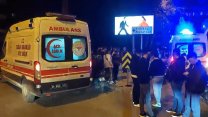 Kadıköy’de otomobil ile motosiklet çarpıştı: Motosikletteki 2 kişi ölümün kıyısından döndü