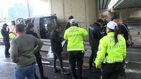 Polisleri taşıyan servis minibüsü devrildi: Çok sayıda yaralı var!