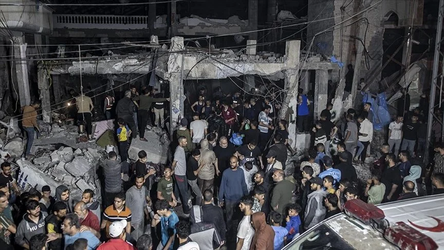 İsrail ordusu Refah'ta bir ailenin evine bomba yağdırdı: 4'ü çocuk 7 Filistinli öldü!