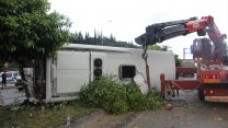 Antalya’da otel servis aracının yaptığı kazada onlarca yaralı!