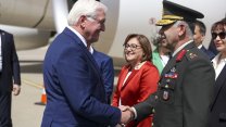 Gaziantep'e giden Almanya Cumhurbaşkanı'nı Büyükşehir Belediye Başkanı ve Tugay Komutanı karşıladı