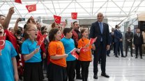 Bakan Ersoy, Devlet Çoksesli Çocuk Korosunun "23 Nisan Özel Konseri"ni izledi
