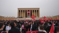 23 Nisan'da Anıtkabir'e ziyaretçi akını: Yüzbinlerce kişi geldi!