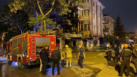 Ankara'da tedirgin gece: Bakkal dükkanında başlayan yangın, üst kattaki dairelere sıçradı