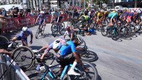 59. Cumhurbaşkanlığı Türkiye Bisiklet Turu'nda bir viraj onlarca sporcuyu yere serdi