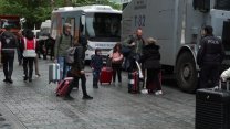 Yolların kapatıldığı Taksim'de turistler valizleriyle ortada kaldı