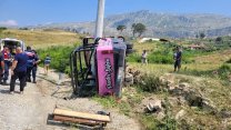Antalya'da safari araçlarındaki su savaşı kazaya neden oldu: 13'ü turist 16 kişi yaralandı