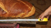 Sivaslı fırıncı 3 metre 80 santimetre uzunluğunda ekmek yaptı