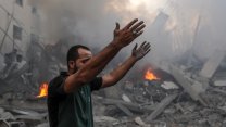 İsrail Gazze'de bir evi hedef aldı: Çoluk çocuk 14 kişi hayatını kaybetti!