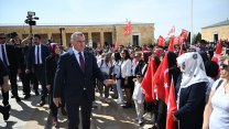 Gençlik ve Spor Bakanı Bak, 19 Mayıs dolayısıyla Anıtkabir'i ziyaret etti: 'Ruhunuz şad olsun'