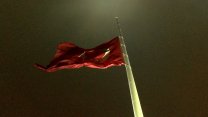 Milli yas nedeniyle Türkiye'de bayraklar yarıya indirildi