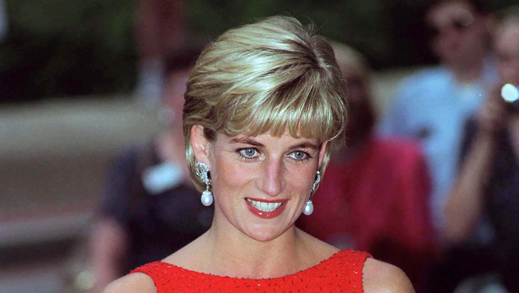 Prenses Diana'nın elbiseleri ABD'de açık artırma ile satışa çıkarılıyor