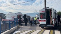 Kocaeli Kartepe'de işçi servis minibüsüyle otomobil çarpıştı: Yaralılar var!
